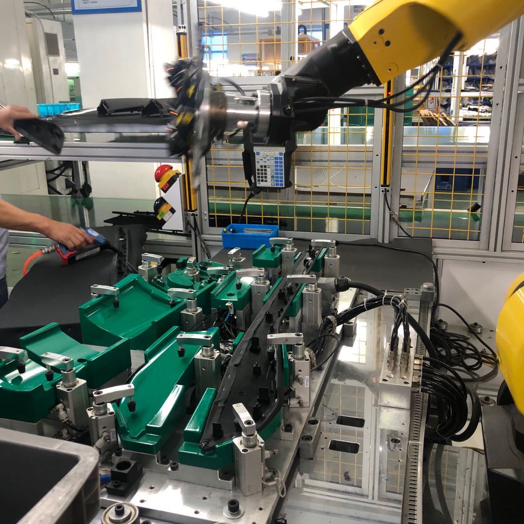 机器人装夹子 机器人自动生产线